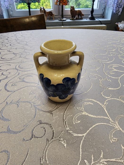 Mały dzbanek fajans