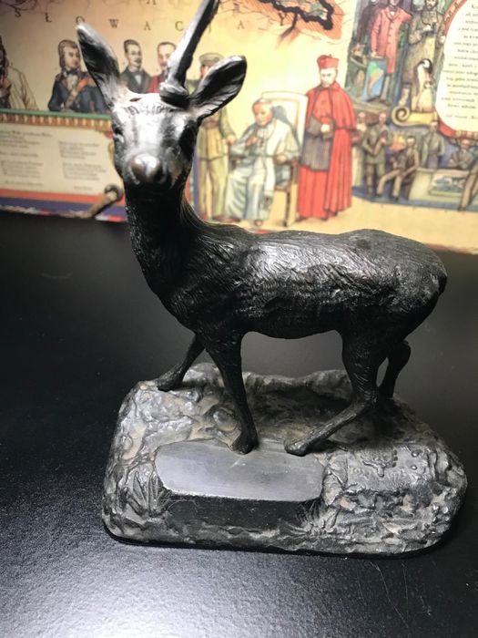 Jeleń figurka z brązu sygn.Korniluk