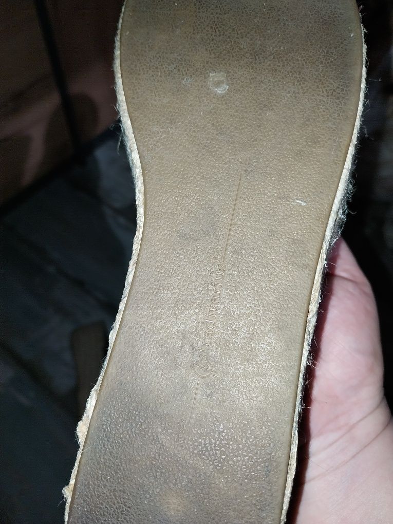 Sandały stradivarius boho na słomkowym koturnie str