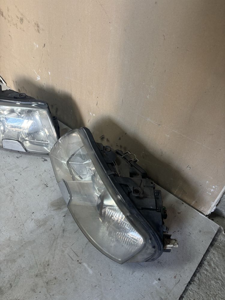 Lampy przód przednie lewa prawa Skoda superb I 1 xenon
