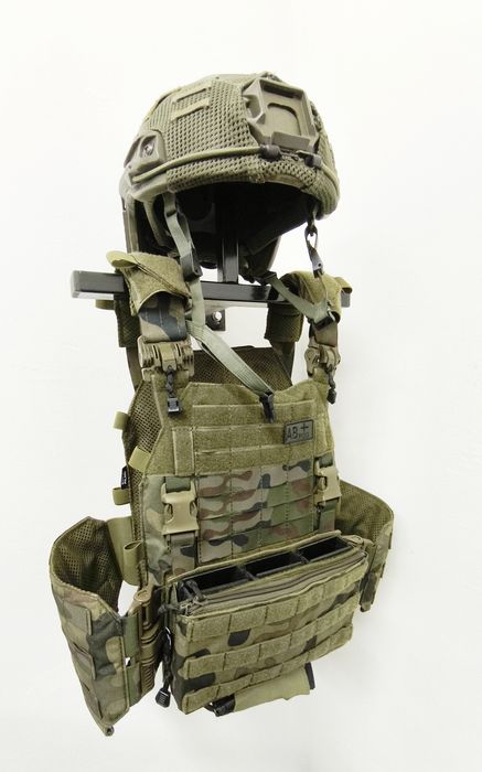 Wieszak organizer na kamizelkę taktyczną.