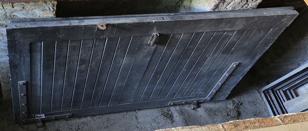 Drzwi garażowe używane