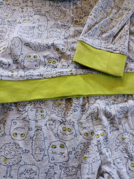 Piżama na chłopca w rozm 134 w doskonałym stanie