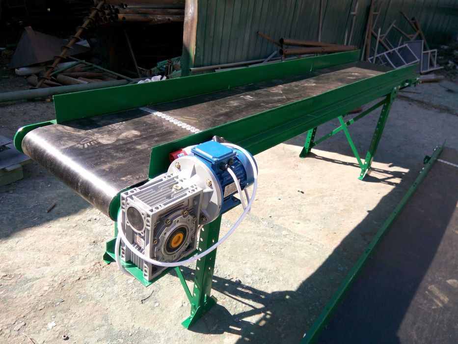 Шнековий погрузчик (навантажувач, зернометатель, конвейєр) зерна, соі