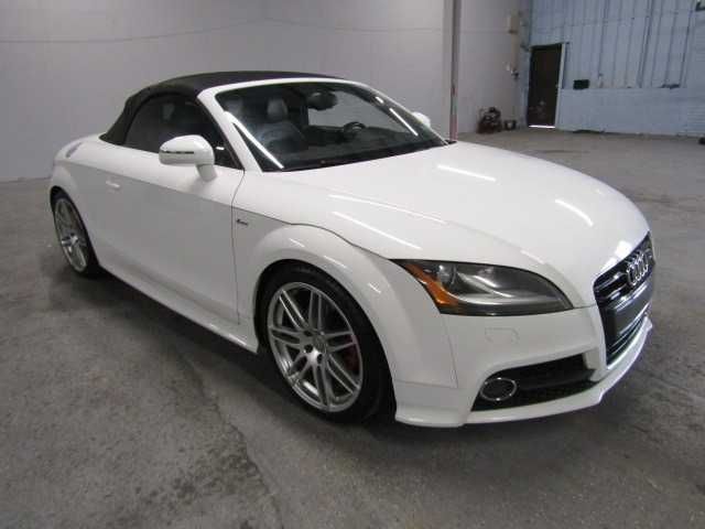 Audi TT 2.0T Premium Plus 2011 року випуску