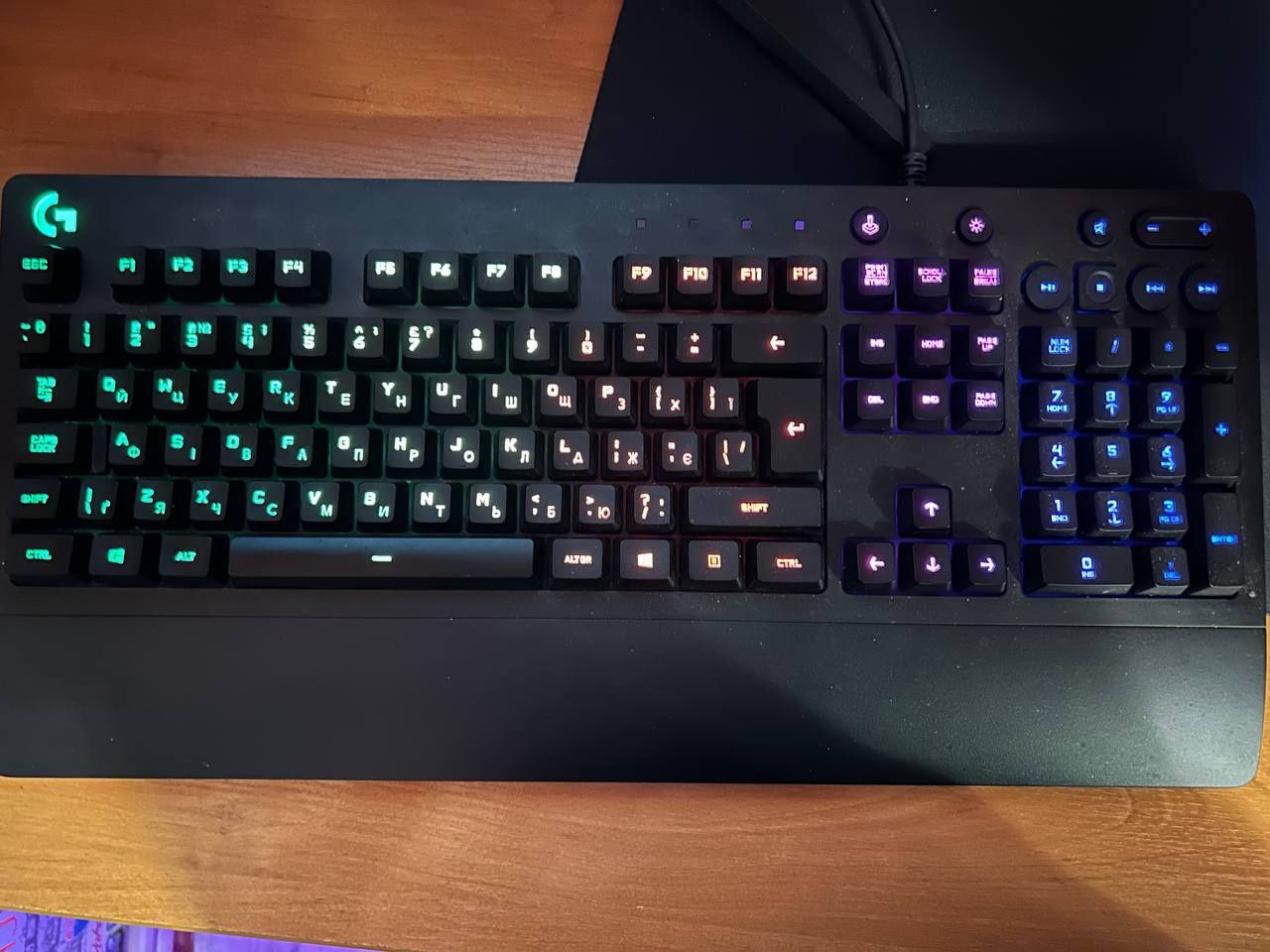 клавиатураLogitech G213 в идеальном состояние