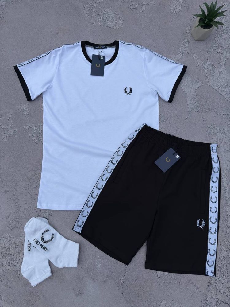Набір Fred Perry лампас футболка шорти 2 пари шкарпетки в подарунок