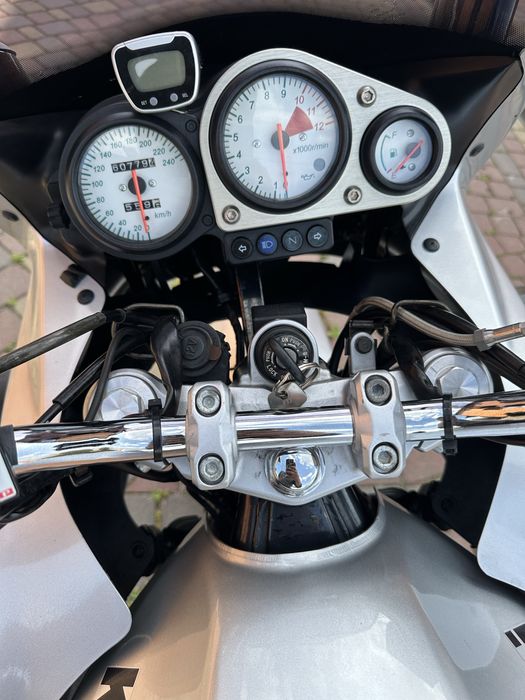 Продам Kawasaki ZR750F свіжопривезений