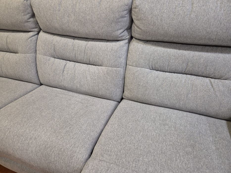 Sofá Chesslong Motorizado com arrumação - 1 ano