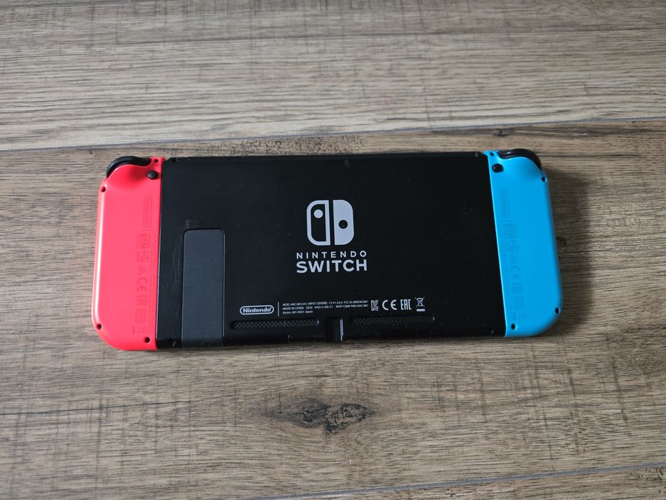 Nintendo Switch + pad i etui