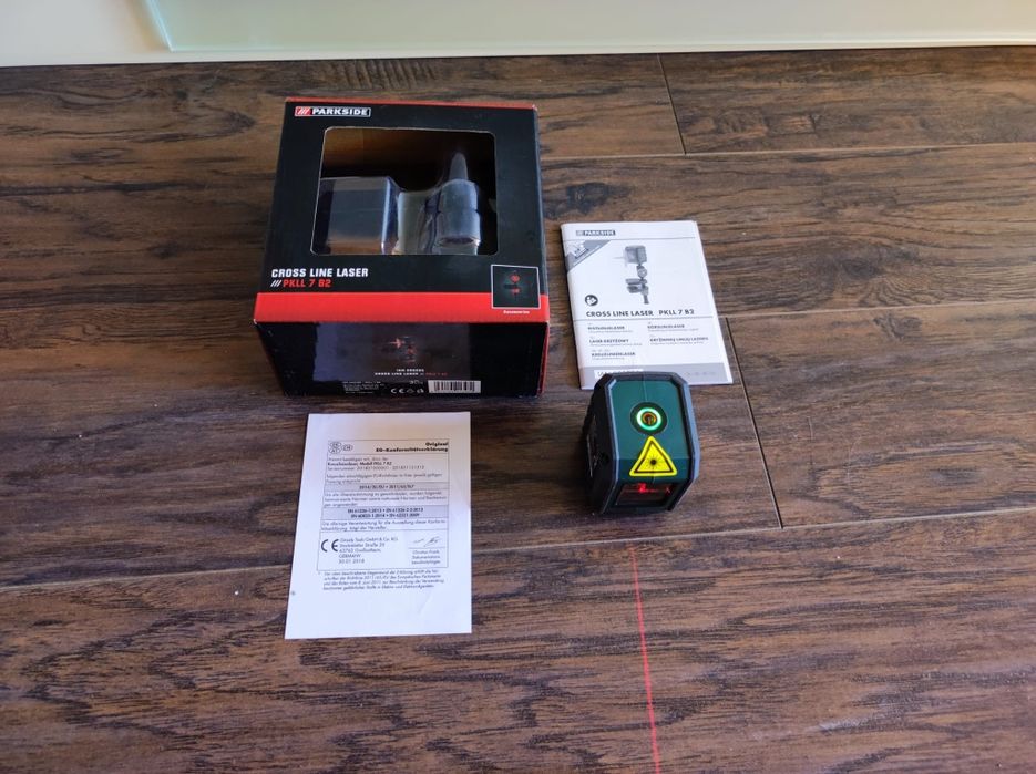 Poziomica laserowa , krzyżowa PARKSIDE model PKLL7B2