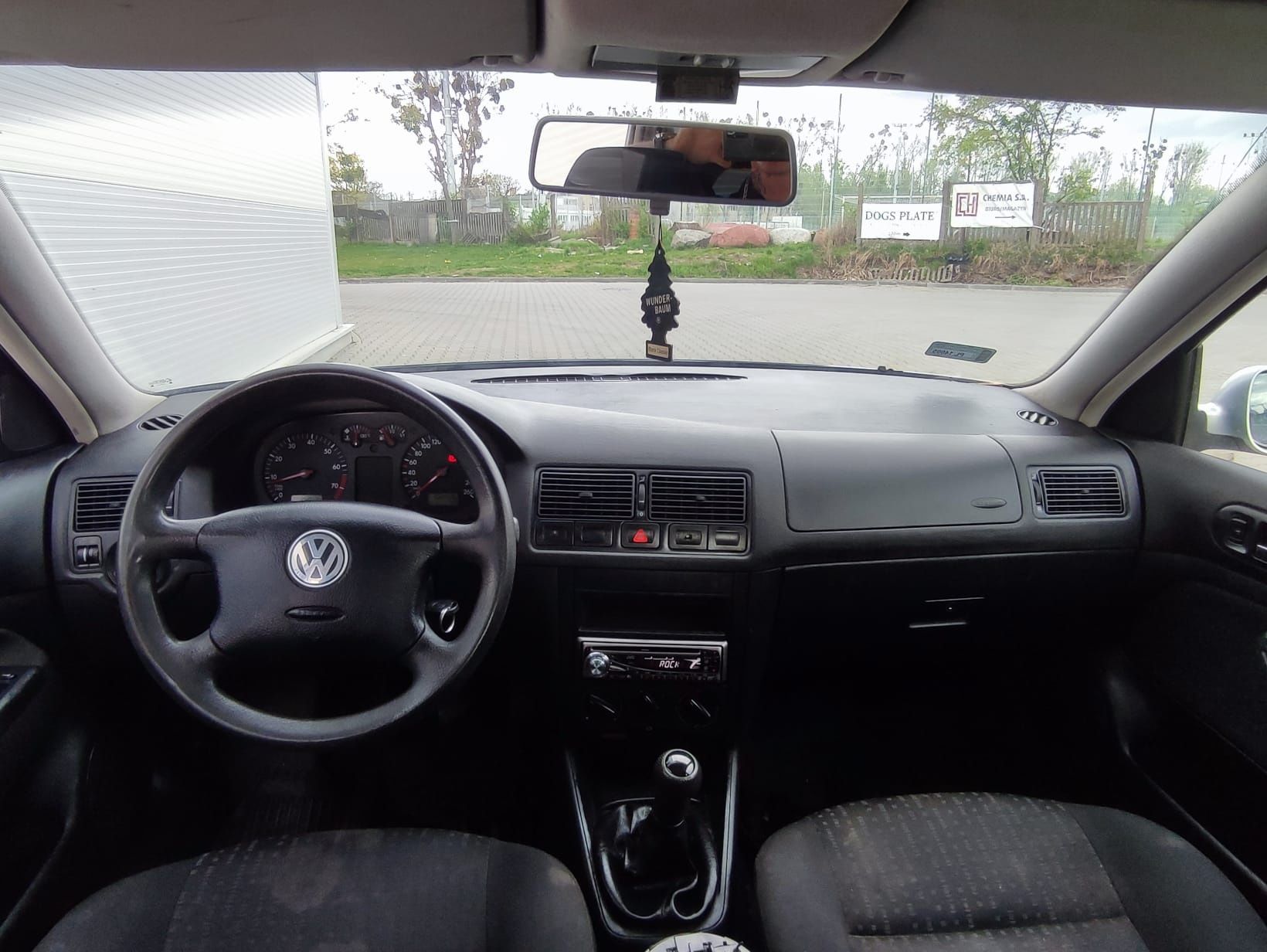 VW GOLF 2002r przeb 165tys 1.6 benzyna 5d wspomaganie elektryka hak