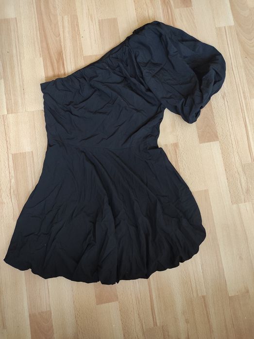 Sukienka czarna na jedno ramię h&M rozmiar M