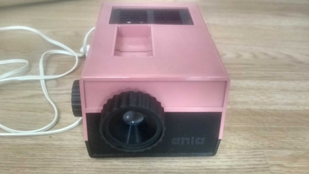 Rzutnik bajek Ania diaskop B9 + ok. 25 bajek