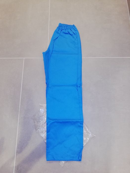 Calça de enfermagem/hotelaria T-M - nova