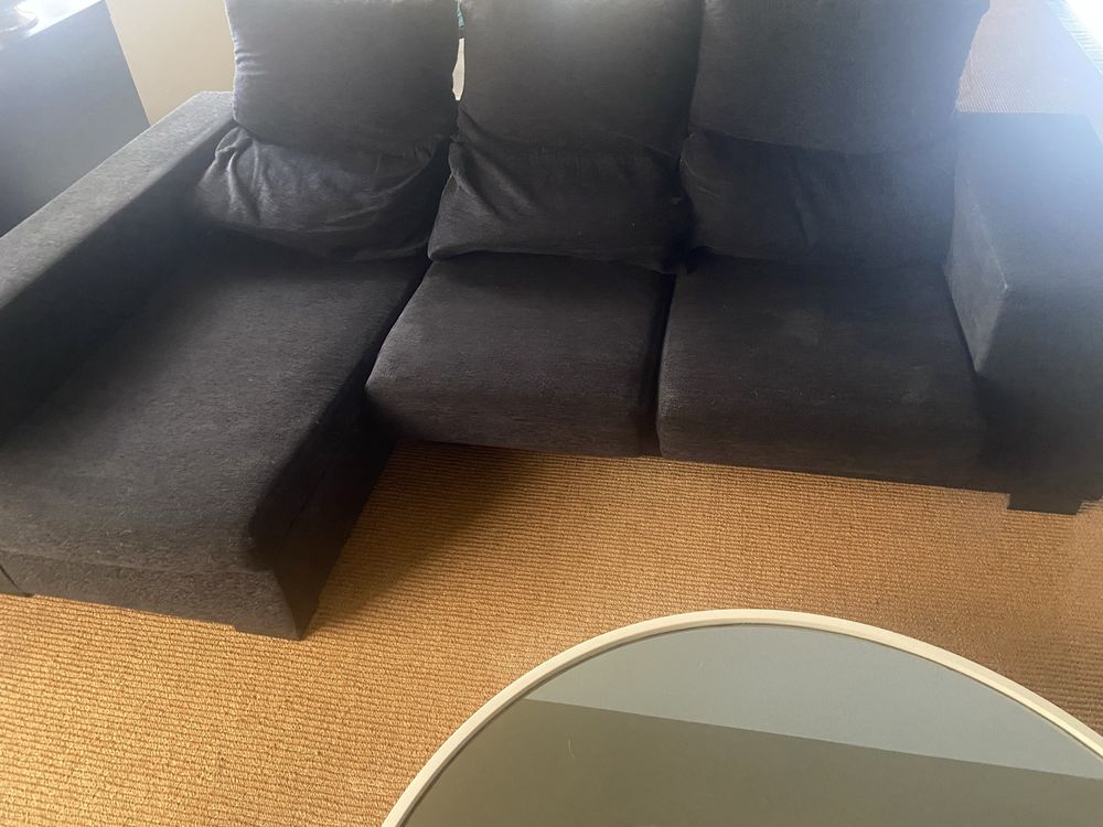 Sofa chaiselong de cor preta