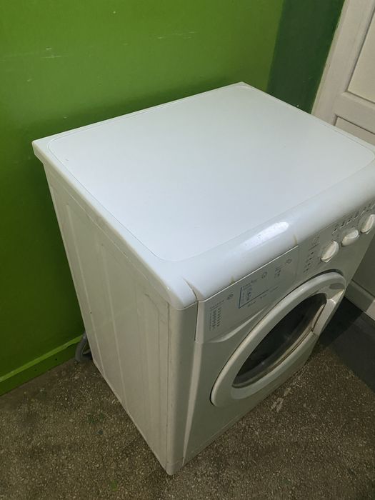 Пральна Машина Індезіт.