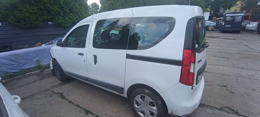 Dacia Dokker po szkodzie parkingowej
