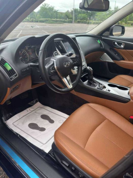 Infiniti Q50      2024