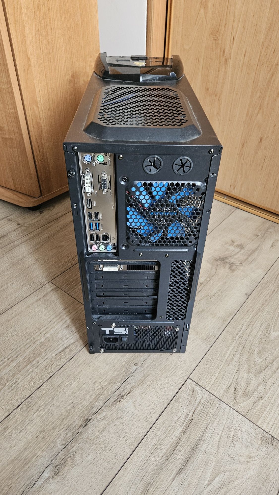 Komputer Xeon E3 1231 v3 R9 380 4gb
