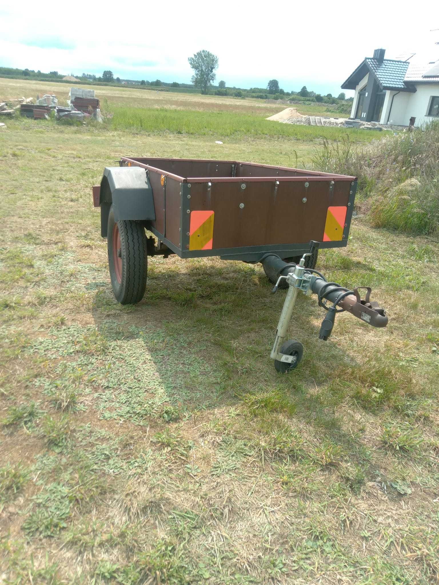Przyczepka samochodowa
