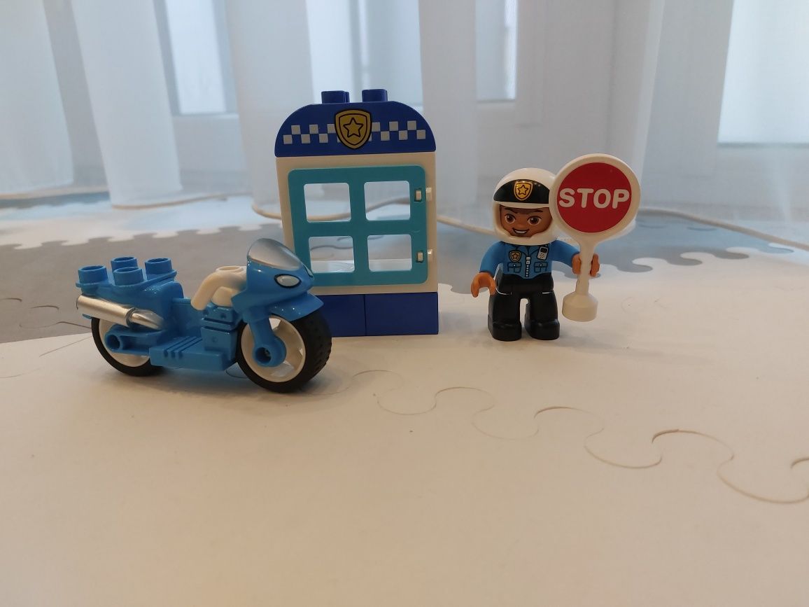 2 KOMPLETNE zestawy Lego Duplo Posterunek 10902 Motocykl policyjny 109