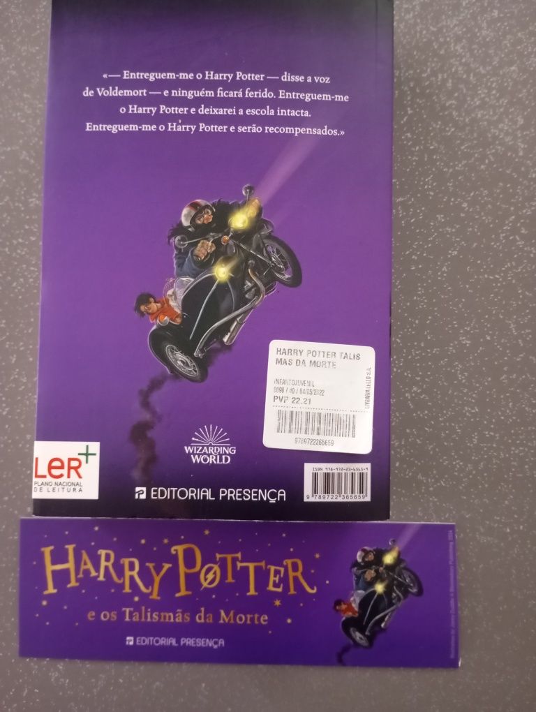 Livro como novo de harry  Potter por apenas 17€