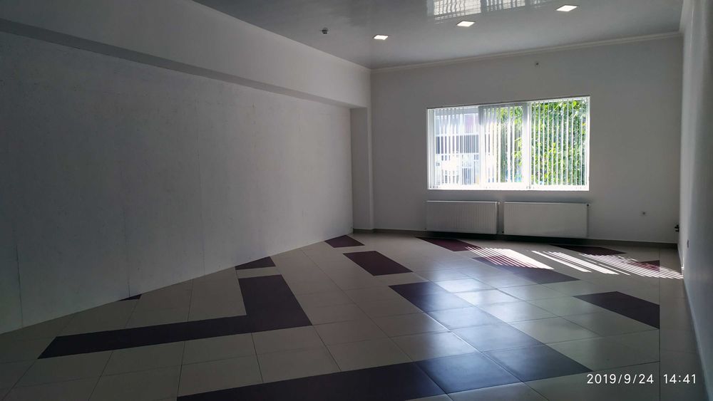 Залишилося одне приміщення 50 м2 Оренда комерція  Головна 246Р