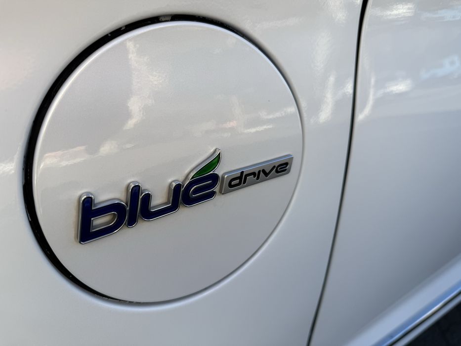 Продам Hyundai Sonata  Гибрид-Плагин 2015г