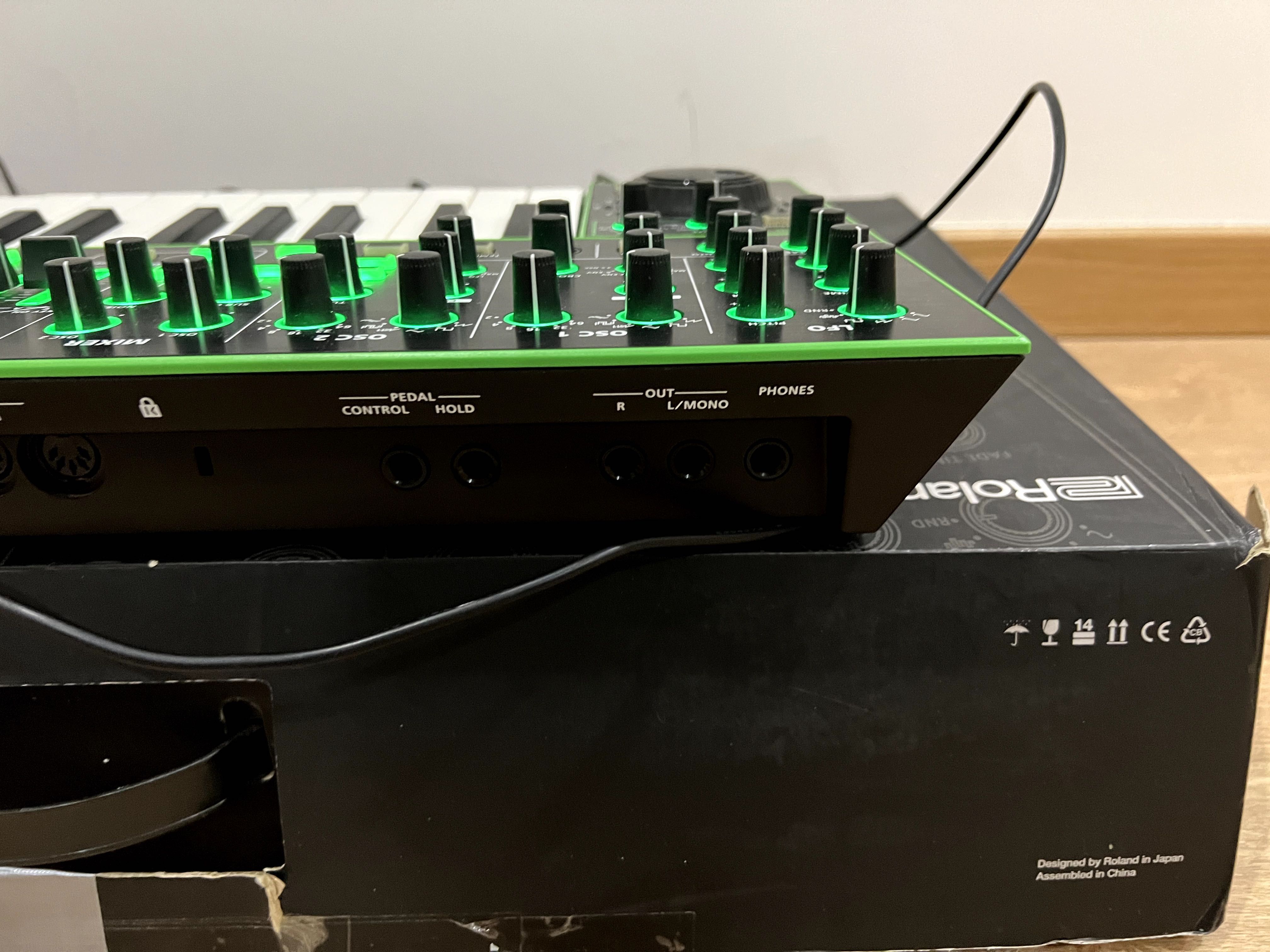 Sintetizador Roland System-1