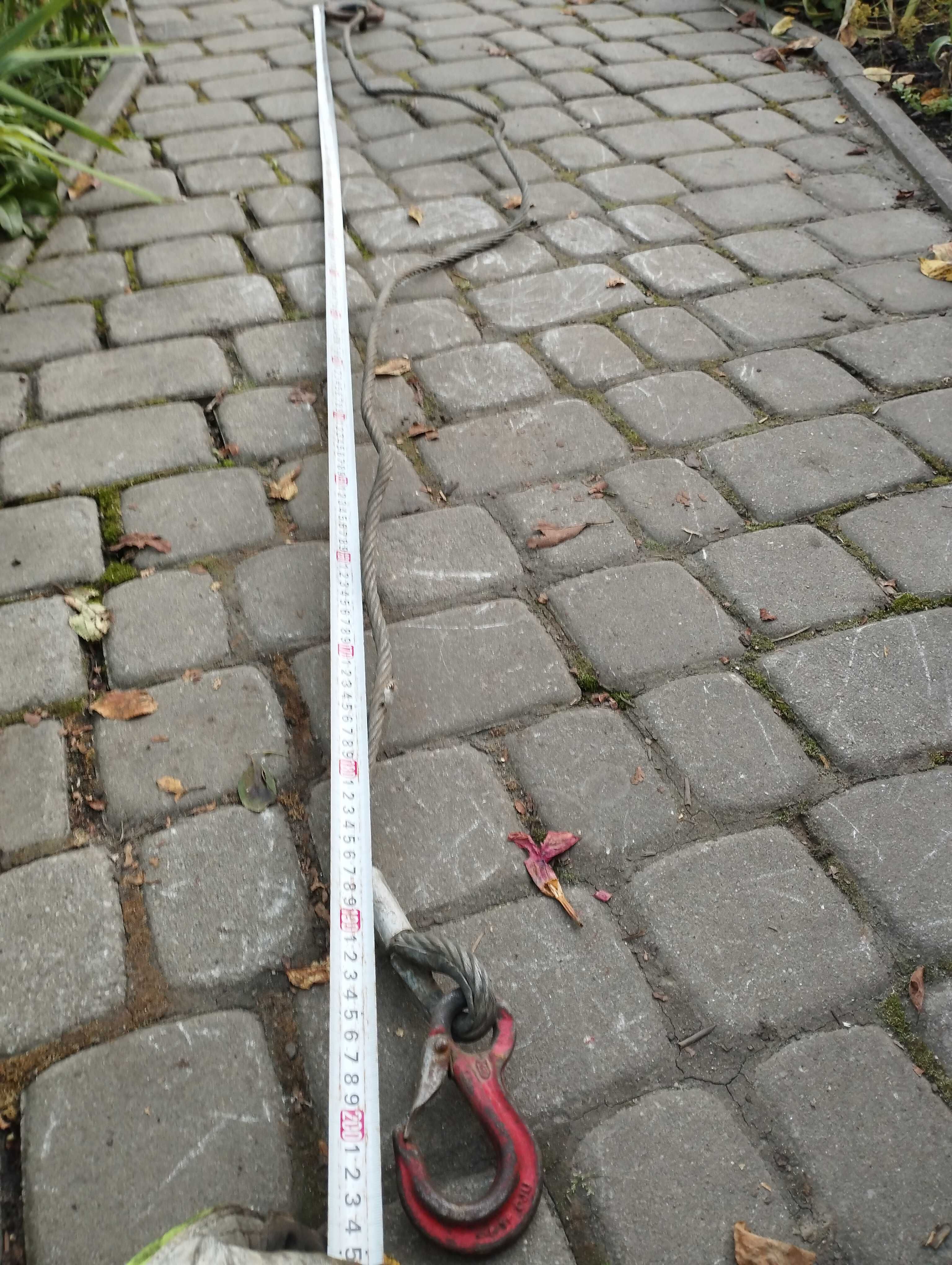 Lina stalowa fi 10 mm długość około 220 cm z hakiem i oczkiem