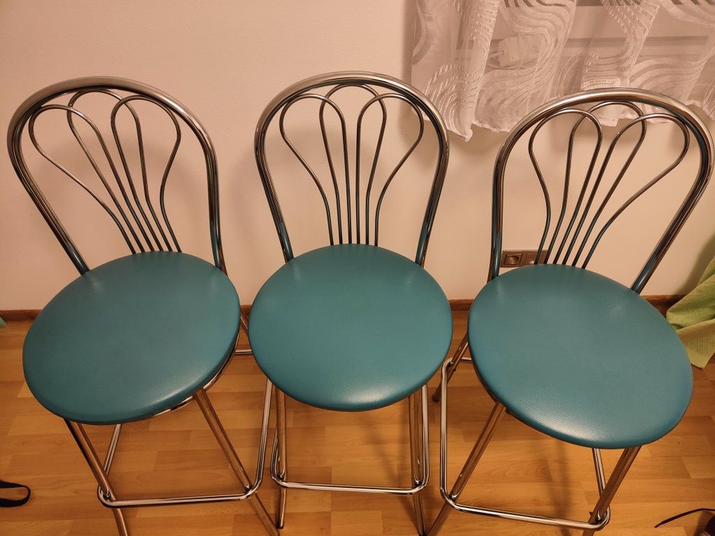 Krzesło kuchenne/barowe oraz barek