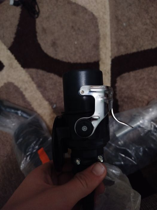 Кабель живлення причепавантажного автомобіля.