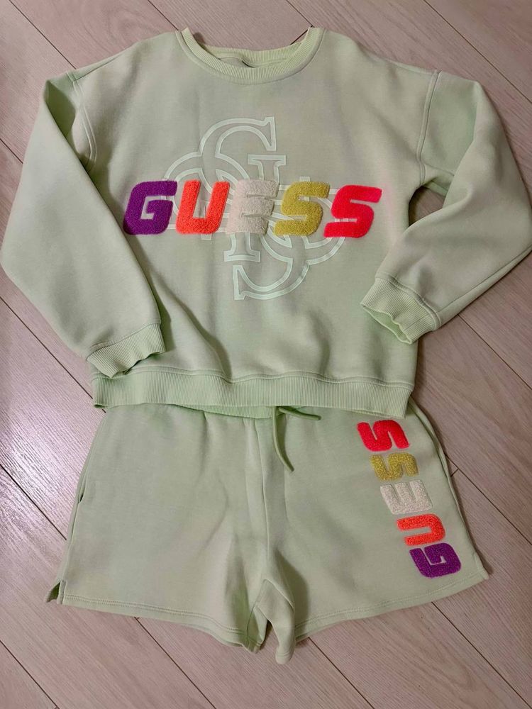Продам Оригінальний костюм від Guess