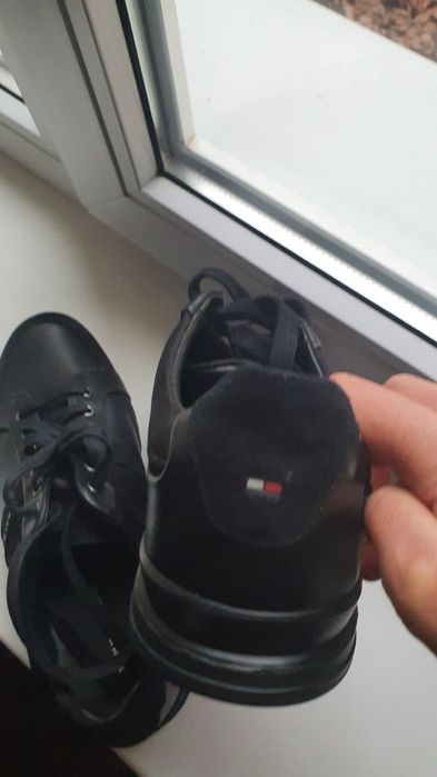 Кросівки Tommy Hilfiger. Шкіряні. Замшеві.