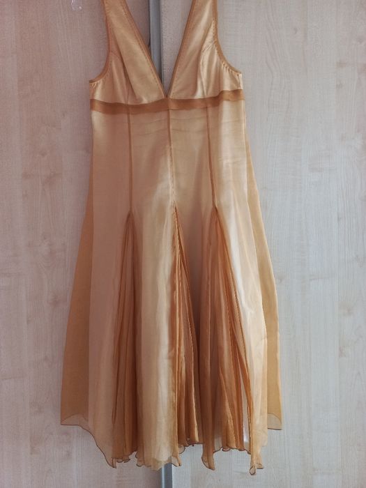 Сукня золотистого кольору р.S HUGO BOSS