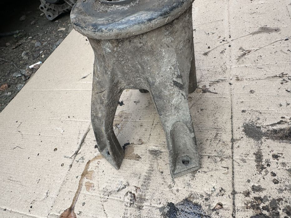 Подушка опора двигателя фольцваген т5 volkswagen