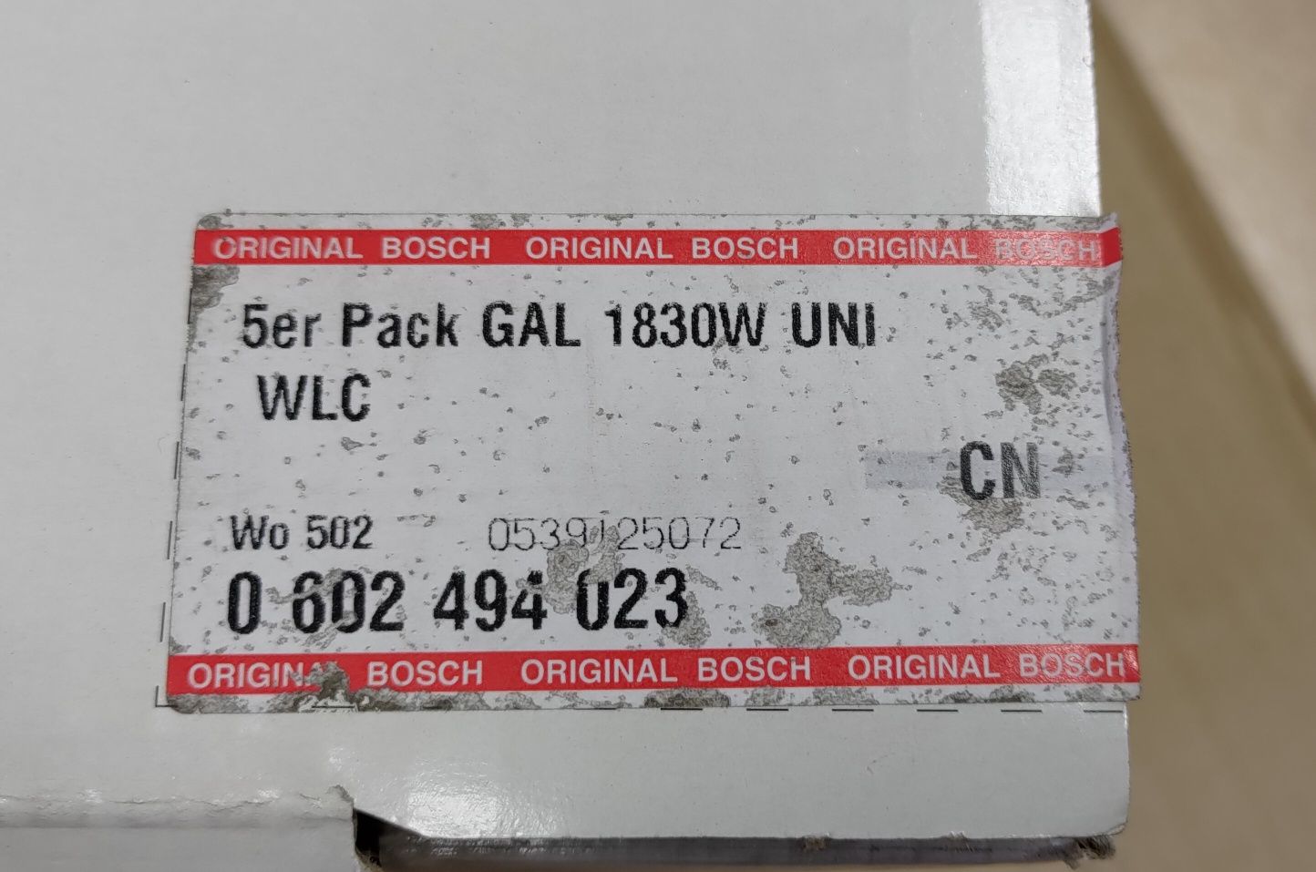 Bosch Ładowarka Indukcyjna GAL 1830 W + Akumulator GBA 18V 2Ah (5 kpl)
