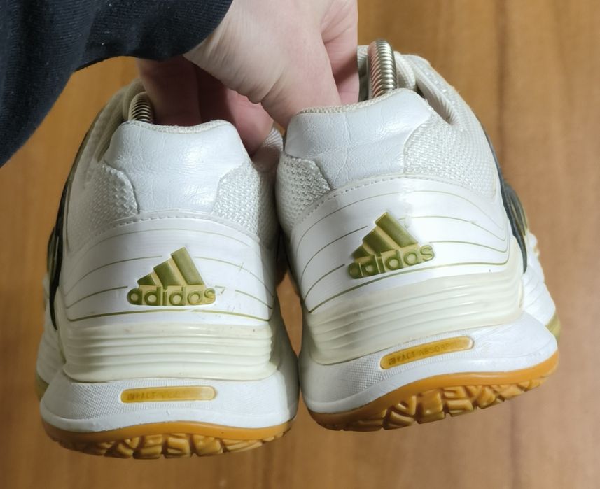 Кросівки чоловічі для волейболу/гандболу/сквошу Adidas Stabil 7 43р