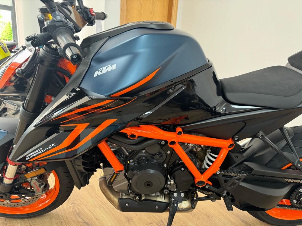 Ktm 1290 super duke r, 2/2023, 5300klm, garantia