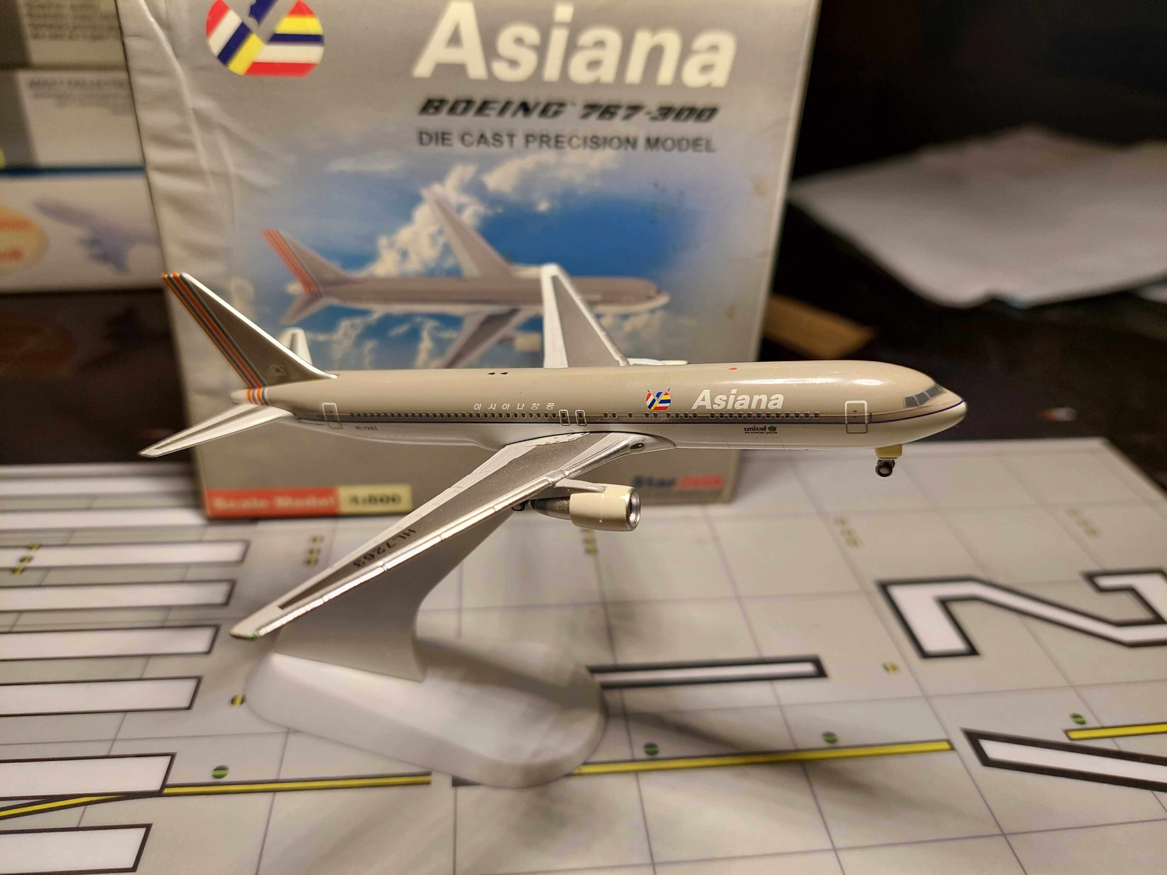 Model samolotu Boeing B 767-300 Asiana Airlines 1:500 Herpa