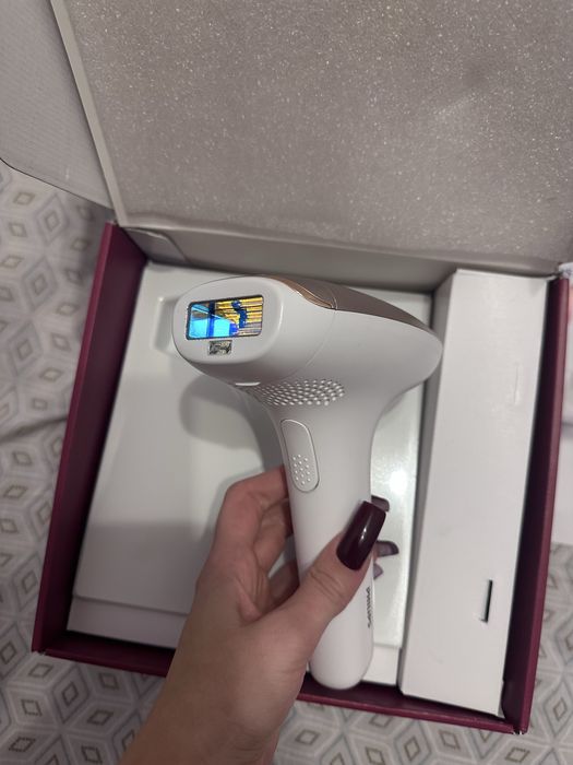 Фотоепілятор Philips Lumea IPL 7000 Series BRI921/00