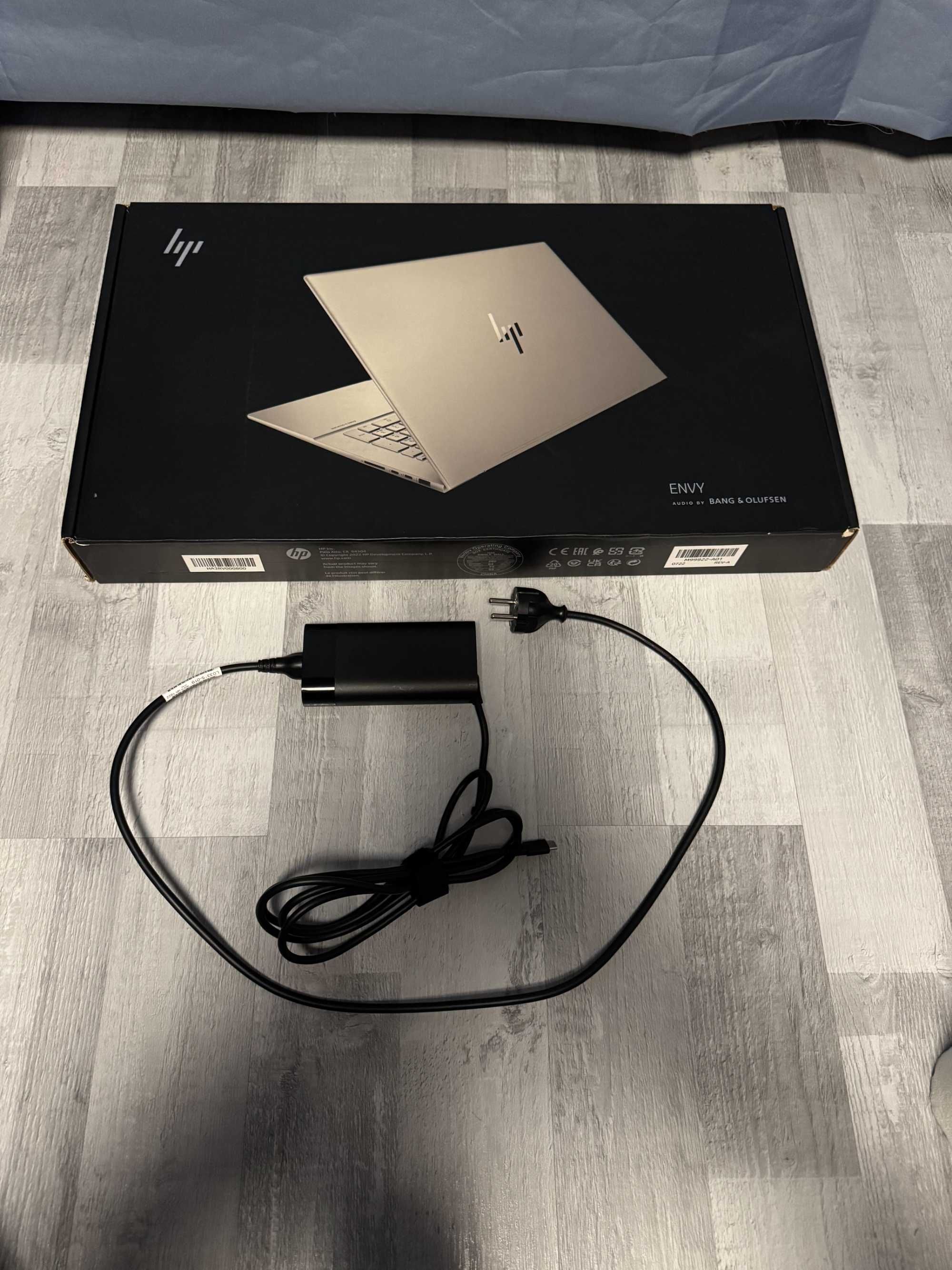 HP Envy 17 i5-1235U/32GBRAM/512SSD/Win11 RTX2050/Intel Iris XeGraphics