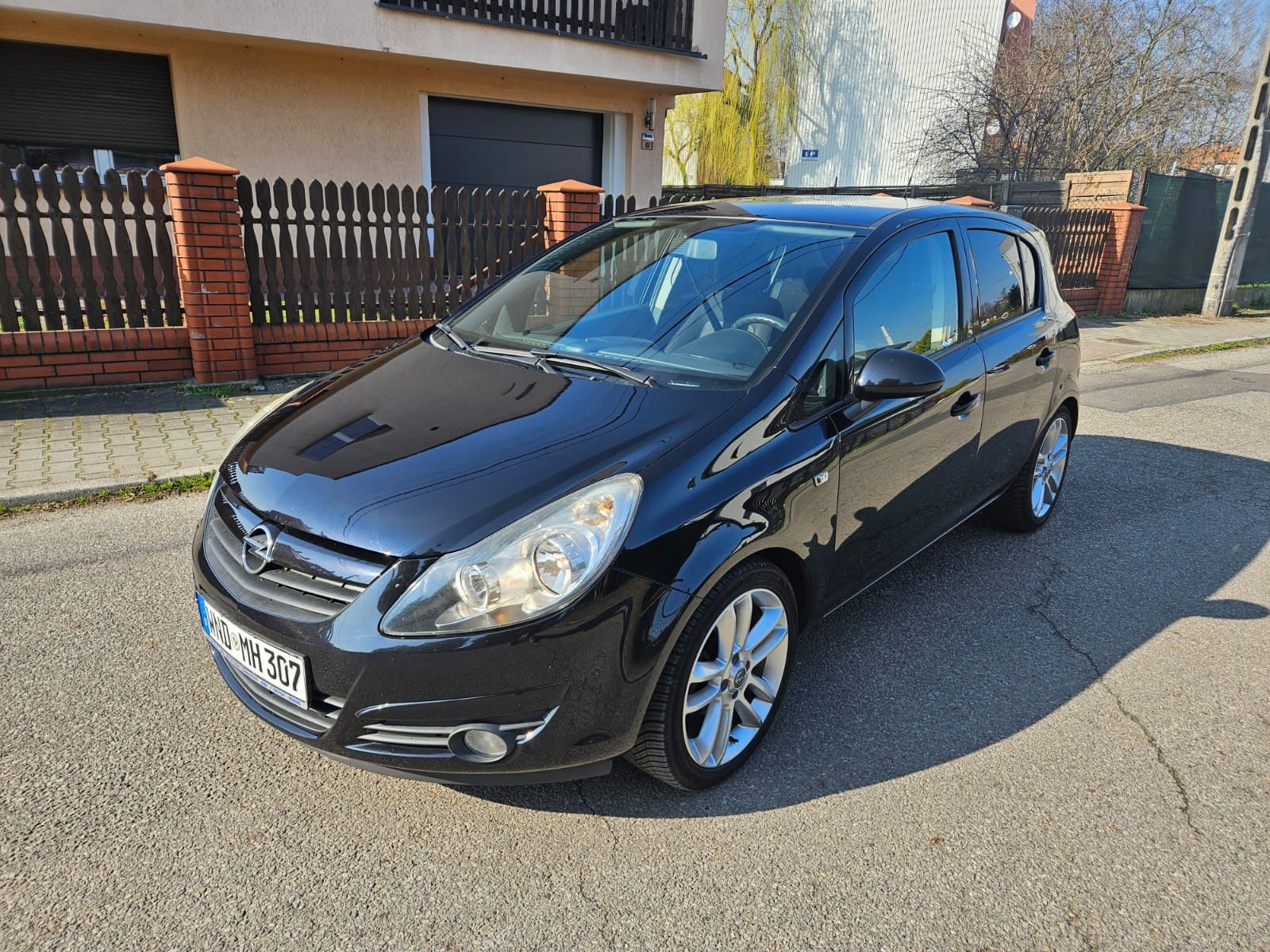 Opel Corsa 2010r 1 rejestra 1.4 Benz 5 drzwi 17 cali klima