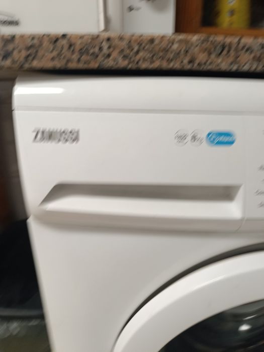 Máquina de lavar roupa Zanussi 8kg