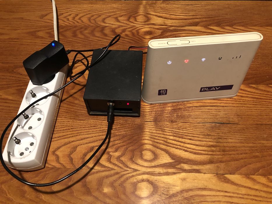 ДБЖ, ИБП, УПС 12 вольт, 9 вольт для роутера