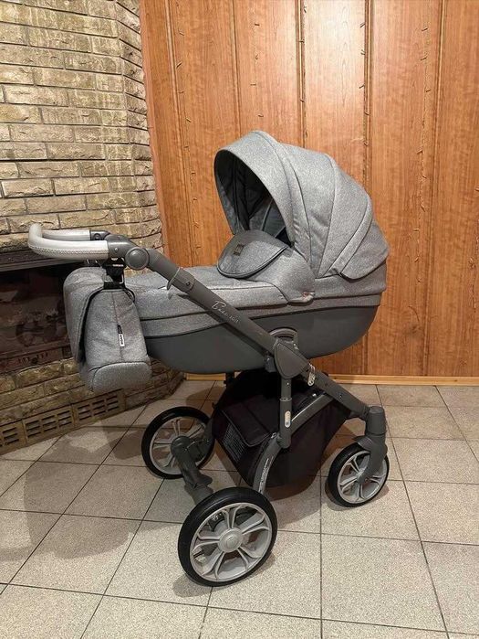 Коляска дитяча Roan Bass