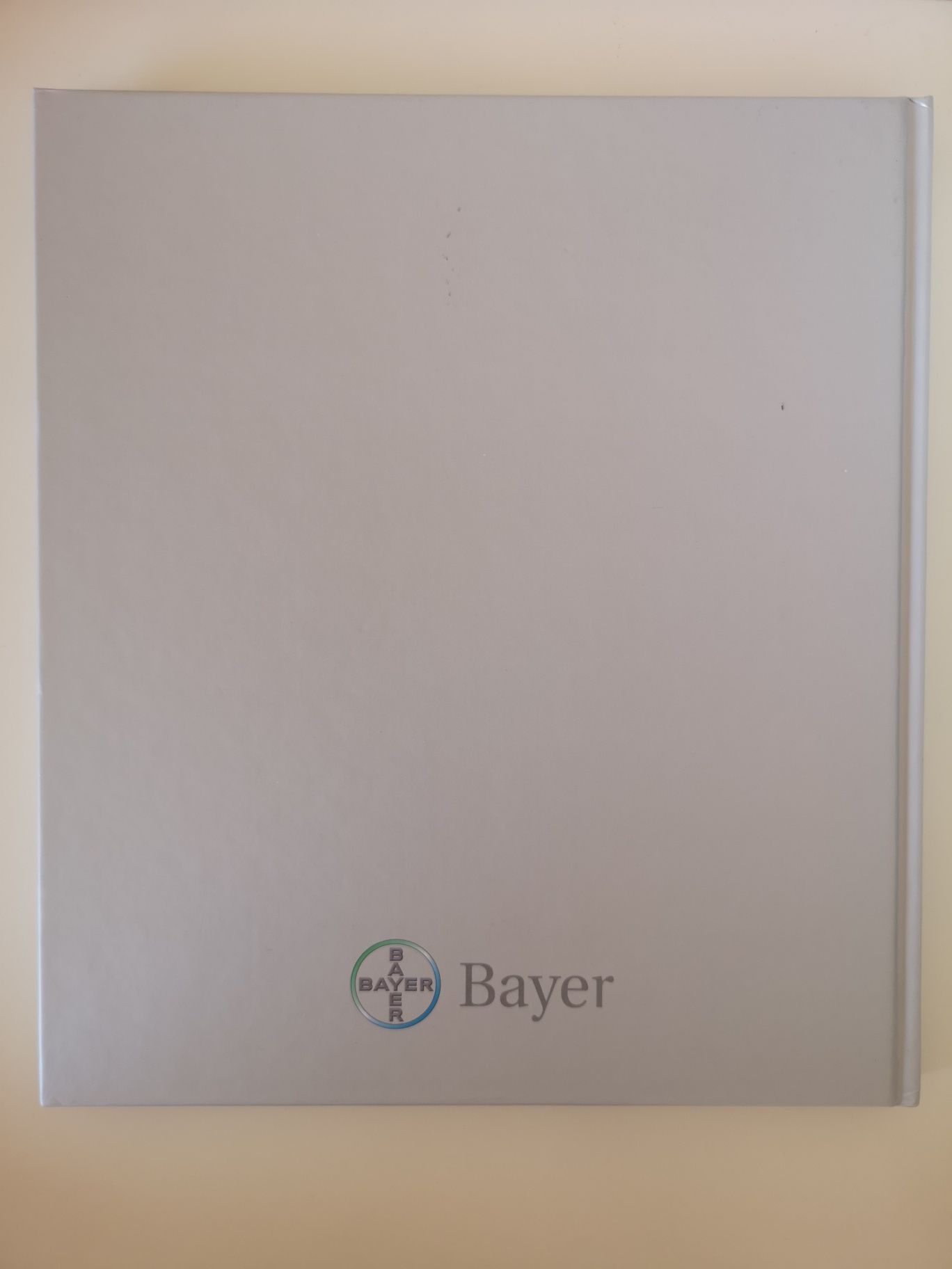 Livro Bayer 100 anos em Portugal