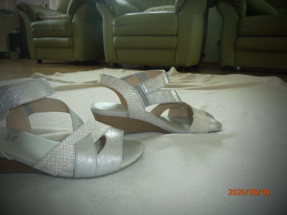 Eleganckie buty Cprice srebrno-złote 37,5