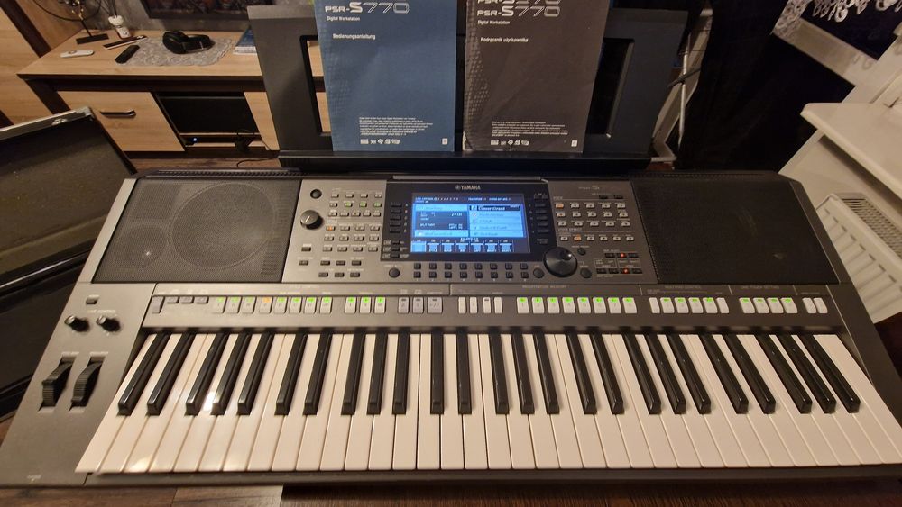Keyboard Yamaha Psr S770